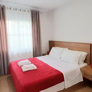 Appartamento Comfy Apartment- Sunny Balcony, Tirana